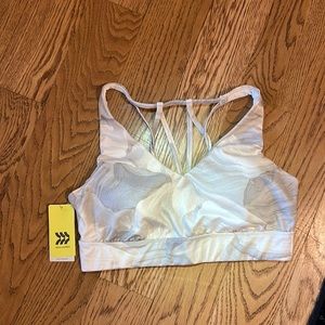 NWT. Woman’s sports bra by All in Motion. Size L.